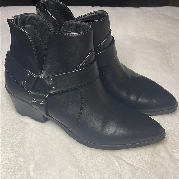 Black Ankle Buckle Boots- Memory Foam- size 10- back zip opening - Picture 1 of 9